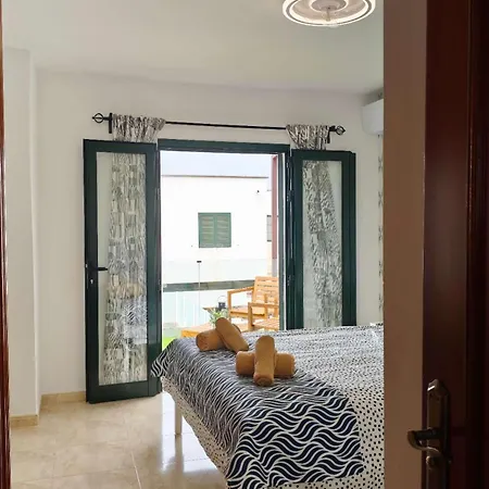 Casa Femes Piscina Climatizada Dom wakacyjny Playa Blanca (Lanzarote)