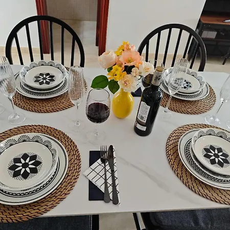 Casa Femes Piscina Climatizada Nyaraló *